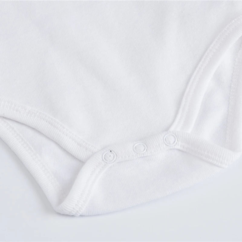 Body Bebé Unisex "Mom + Dad = Me" (Varios Colores)