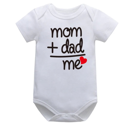 Body Bebé Unisex "Mom + Dad = Me" (Varios Colores)